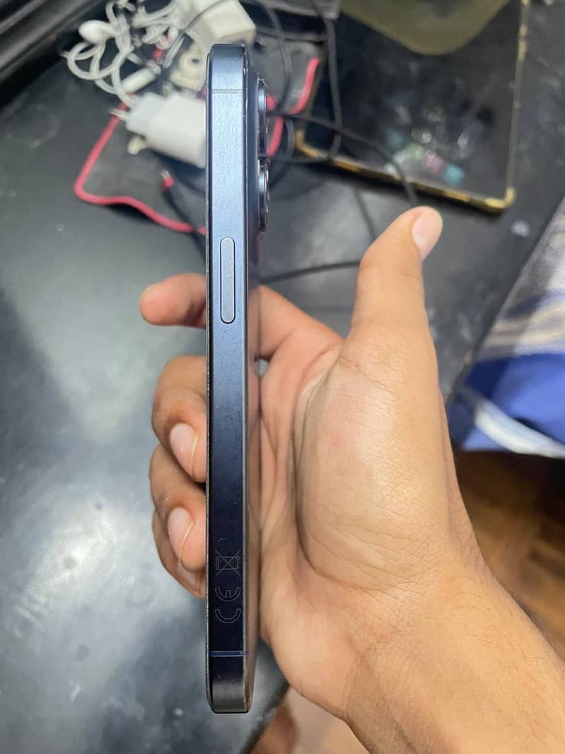 Apple iPhone 15 Pro 3