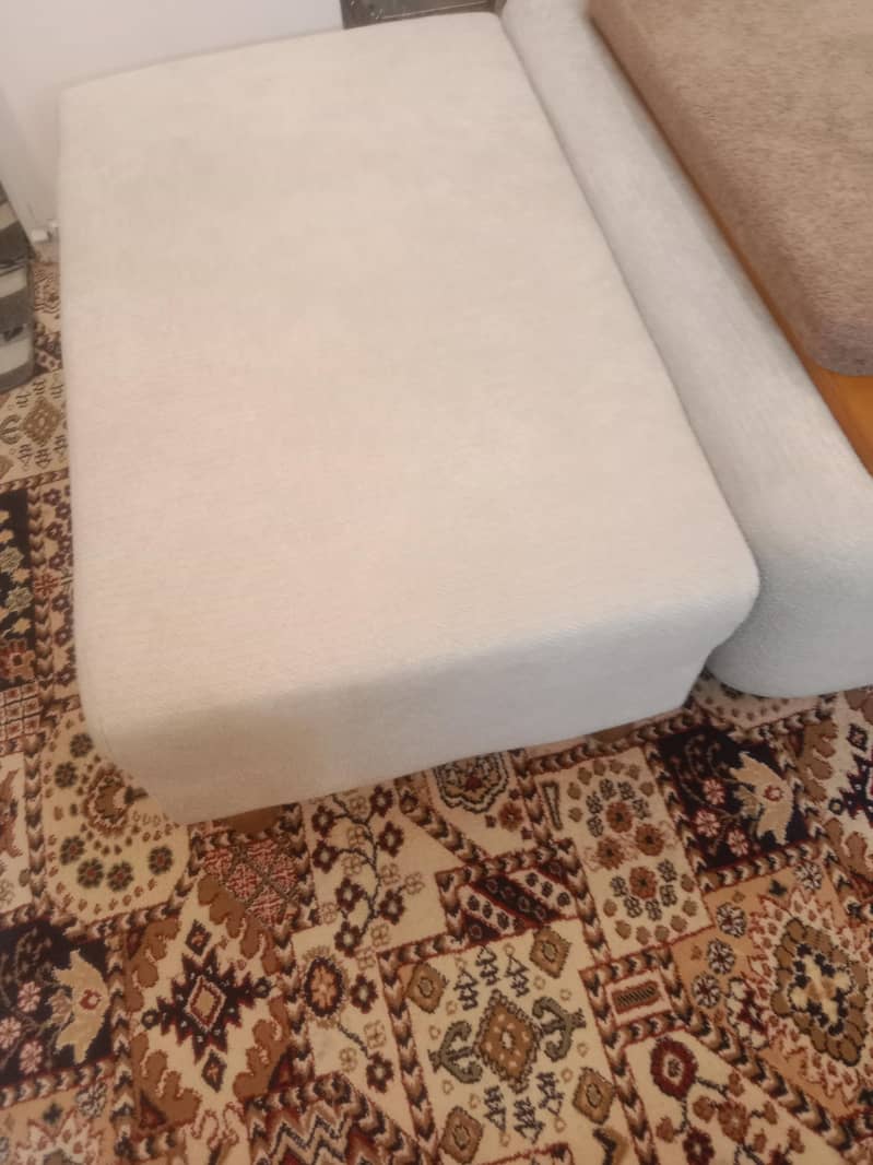 L shape sofa EIGHT sitter with table 4