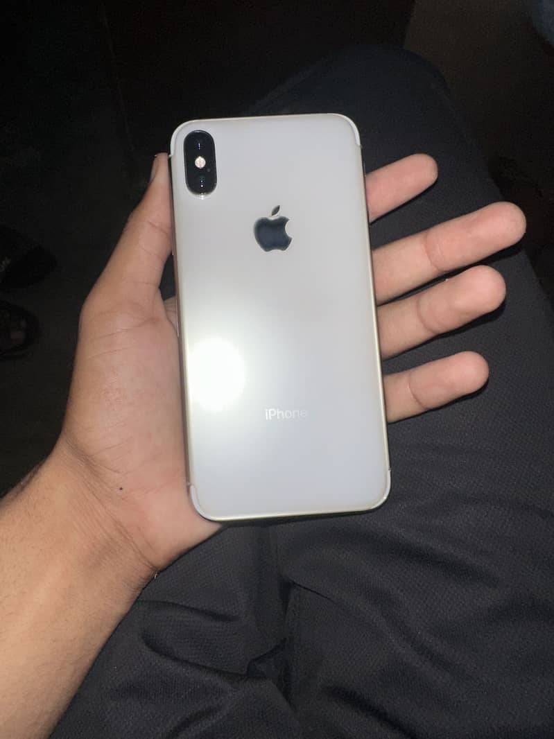 Apple iPhone X 3