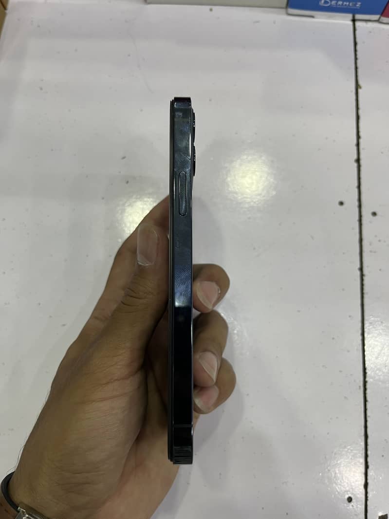 iphone 12 pro 4
