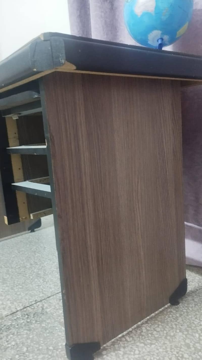 computer table 1