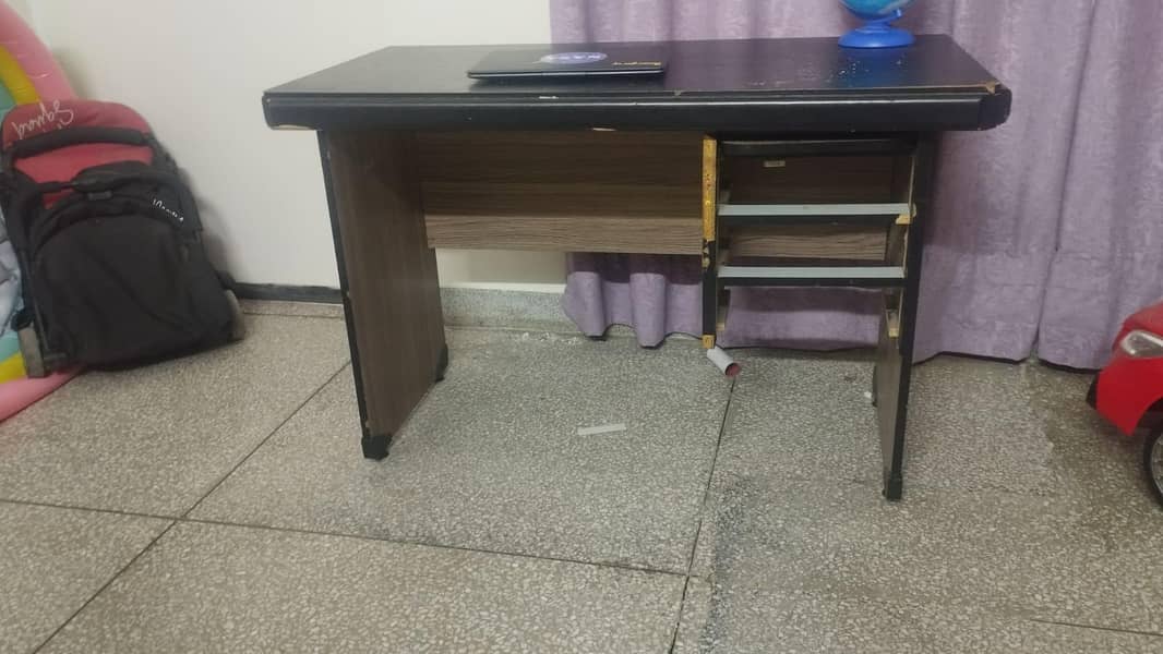 computer table 3