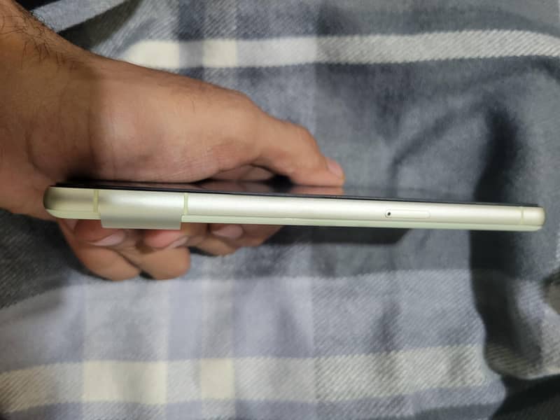 Google Pixel 7 4