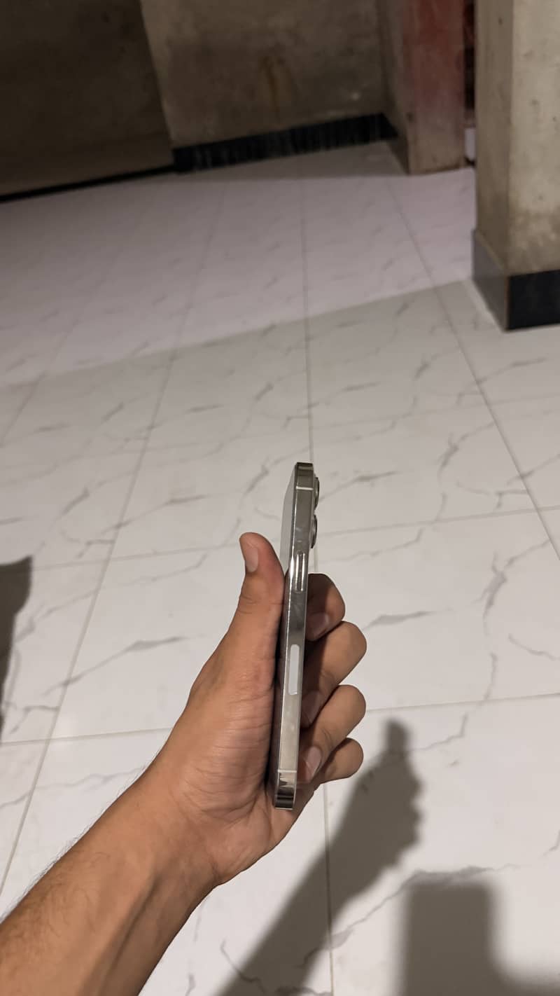 Apple iPhone 13 Pro 4