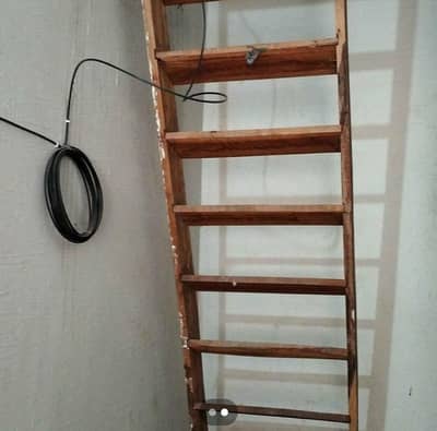 14 fit wooden Ladder for sale use only 2 months