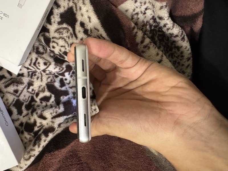 Google Pixel 7a 4