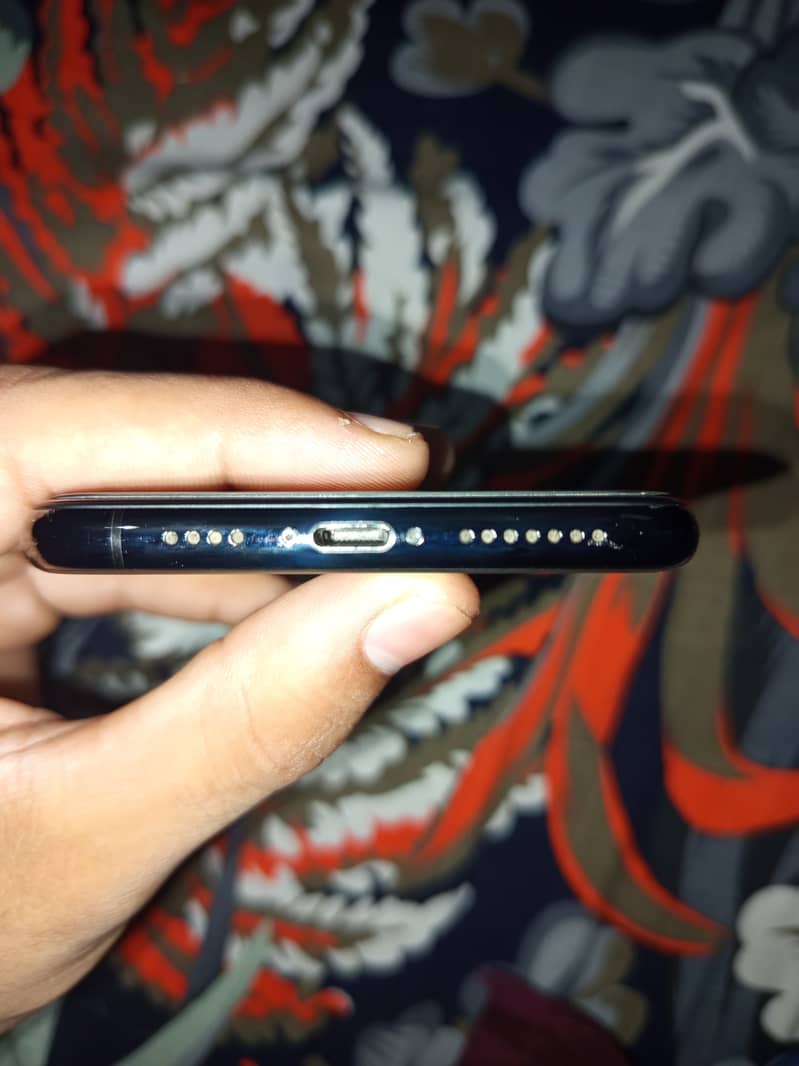 Apple iPhone 11 Pro Max 3