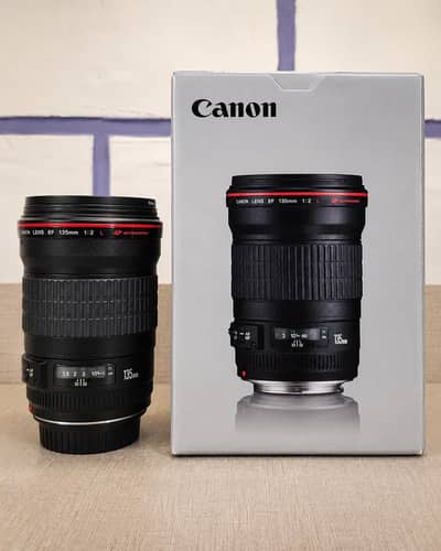 Canon EF 135mm f/2L USM Lens — Excellent Condition