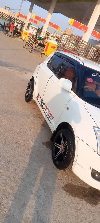 Suzuki Swift dlx 2011