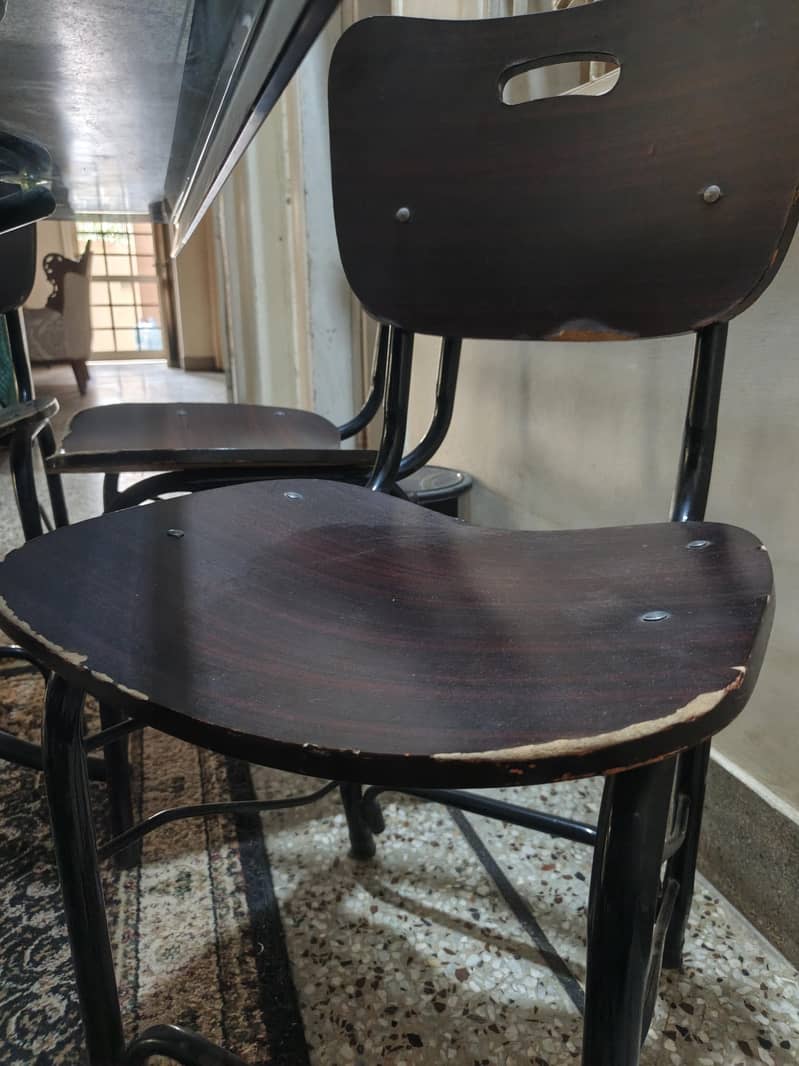 Good Condition dining table 1