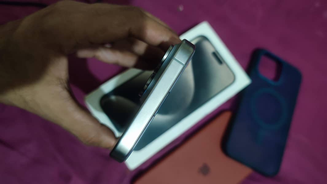 Apple iPhone 15 Pro Max 3