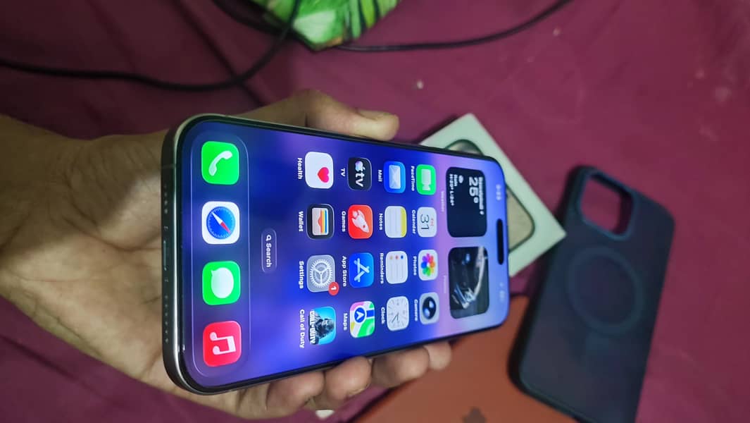 Apple iPhone 15 Pro Max 4