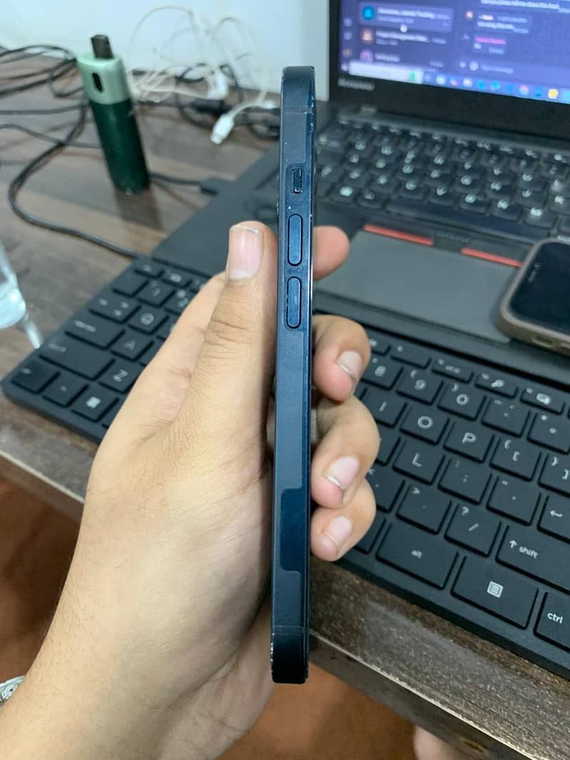 Apple iPhone 14 4
