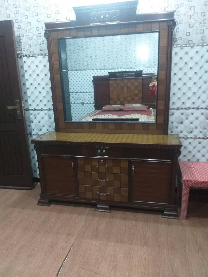 bed dressing with side table 0