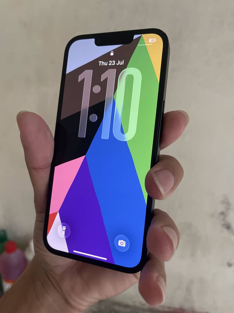 Apple iPhone 13 2