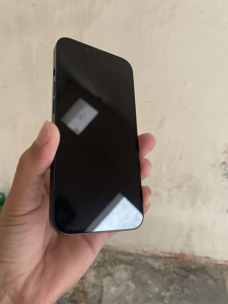 Apple iPhone 13 3