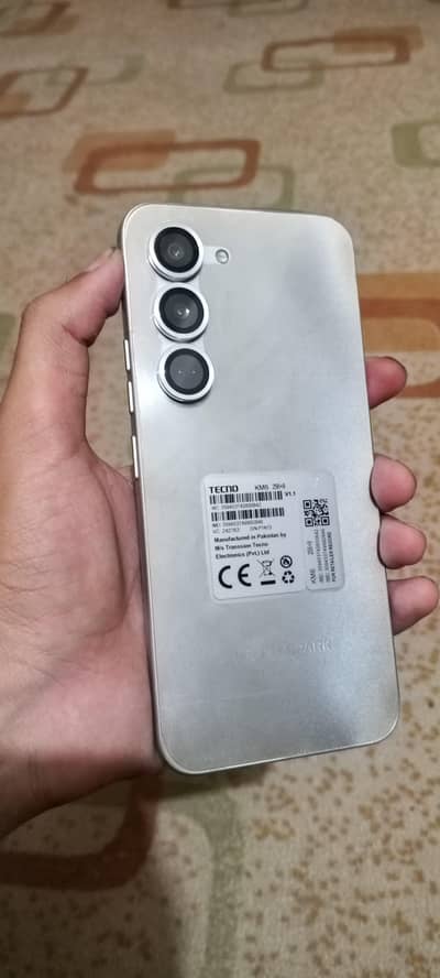 Tecno spark 40 pro 8 ram 256
