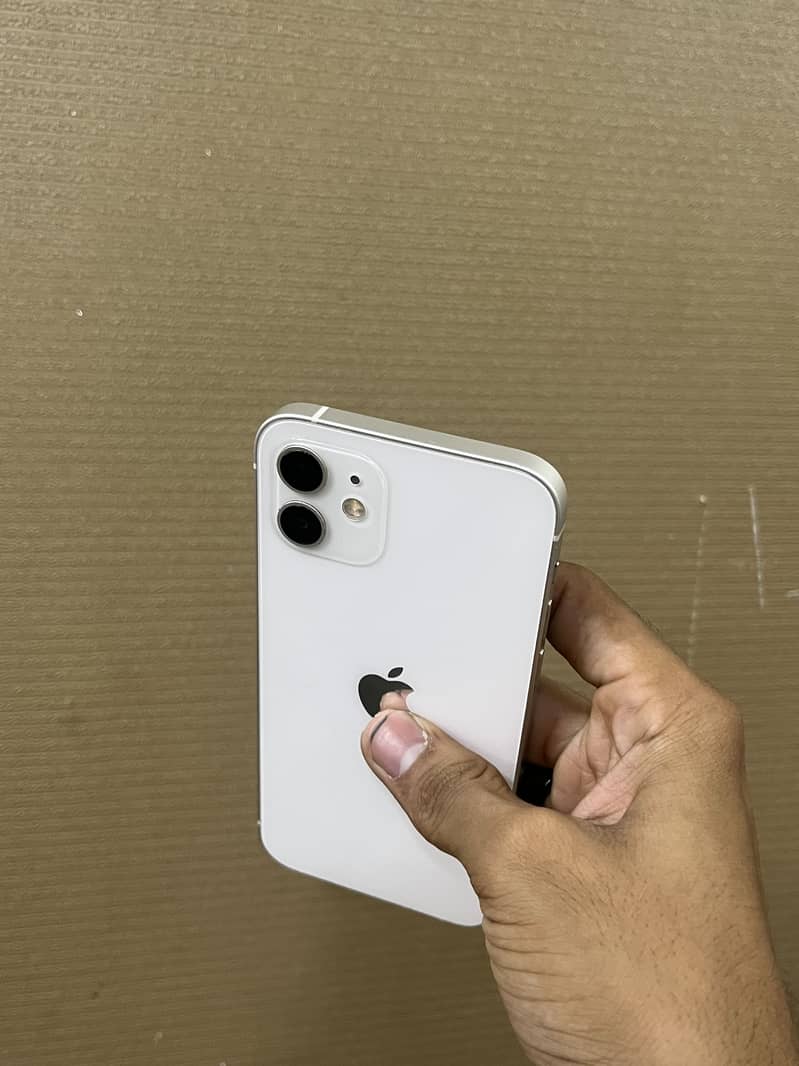 Apple iPhone 12 2