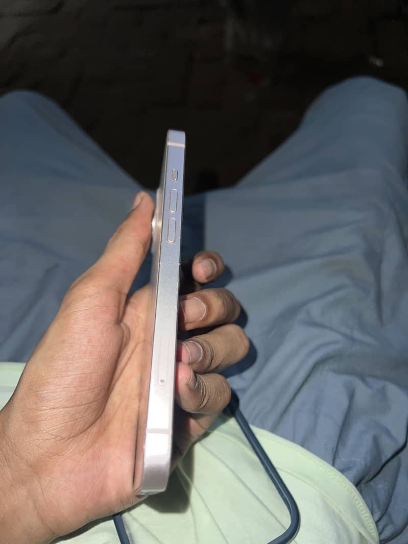 Apple iPhone 13 1