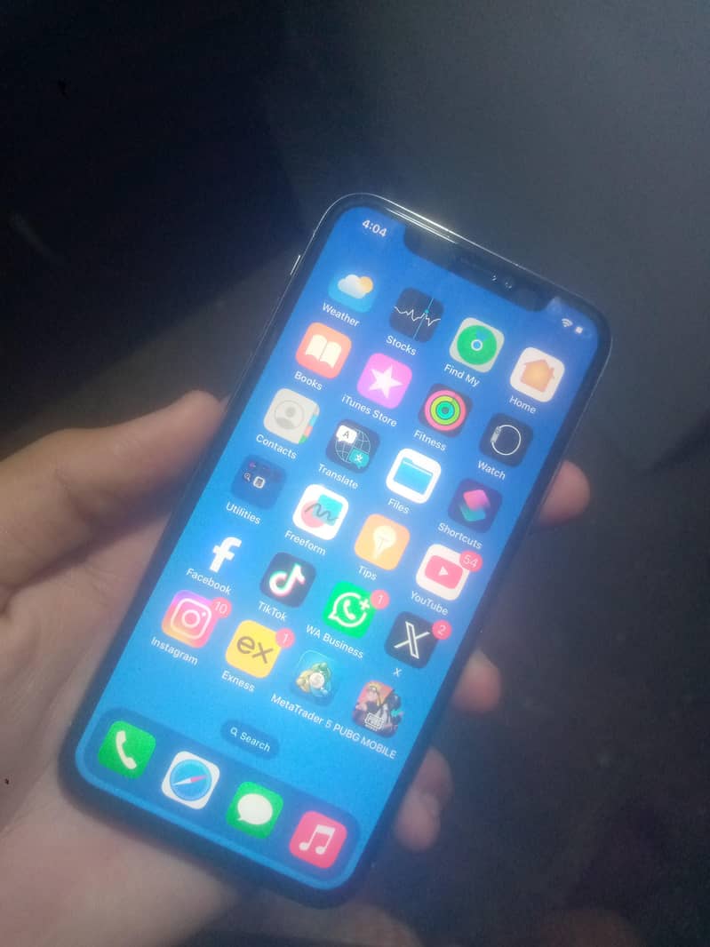 Apple iPhone X 4