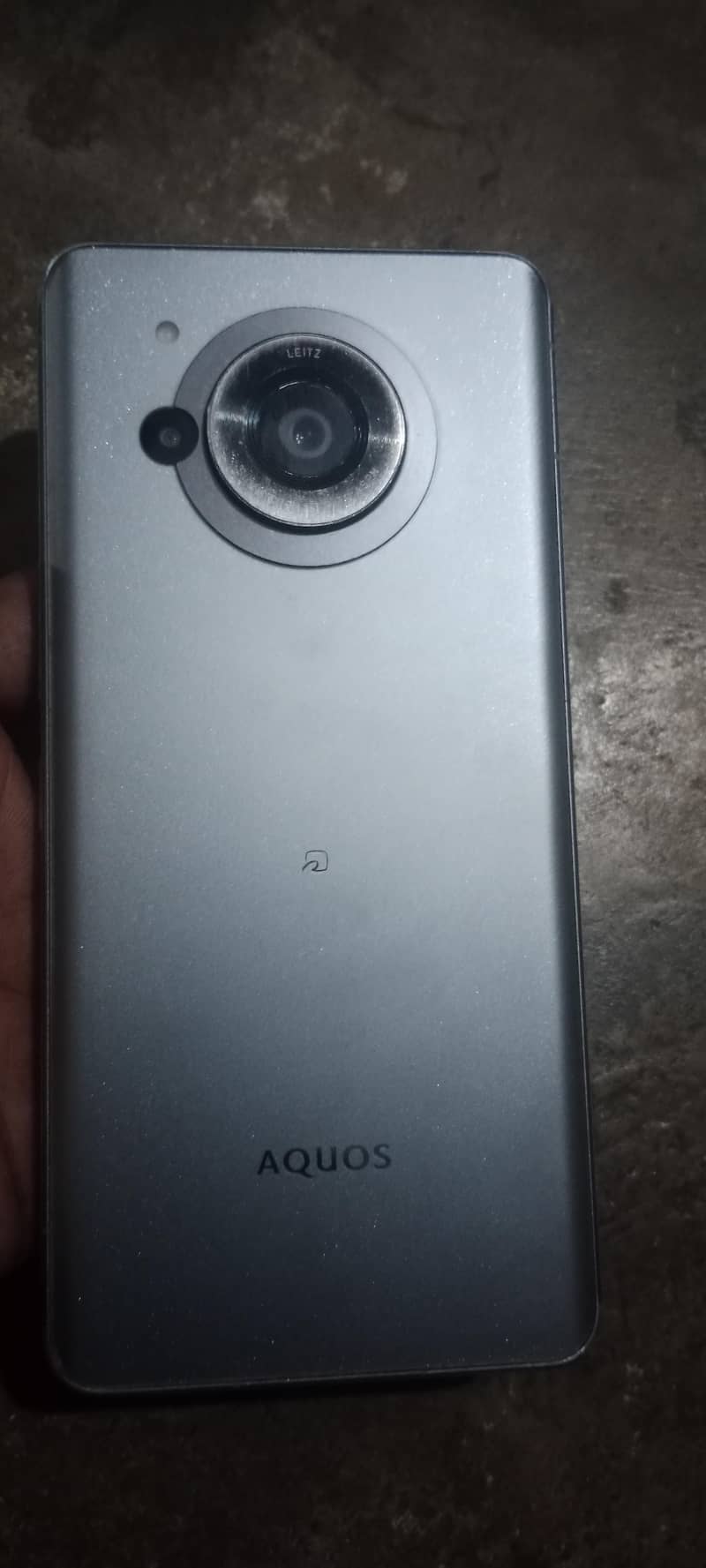 Sharp Aquos r7 1