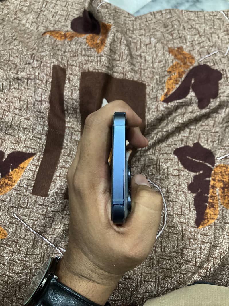 Apple iPhone 13 Pro 3