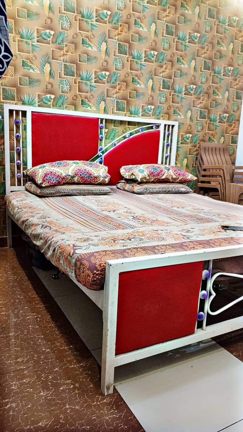 iron bed 3