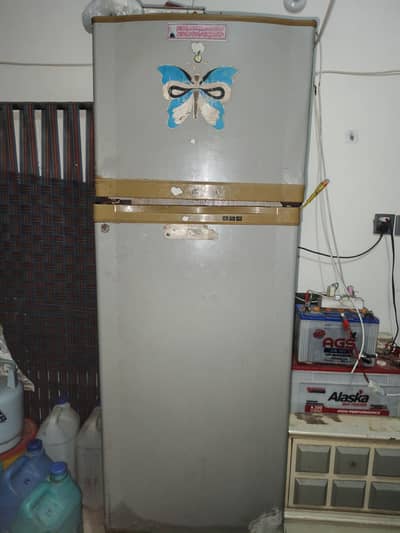 dawlance fridge chalta hua hai