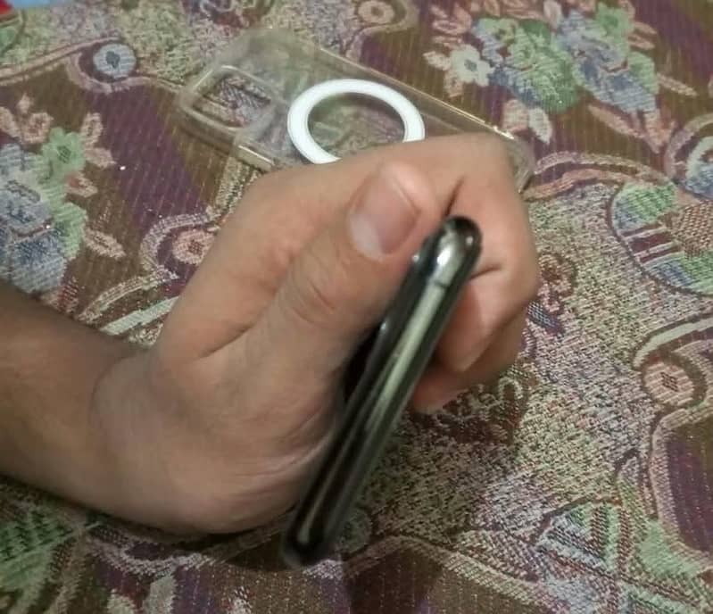 Apple iPhone 11 Pro 0