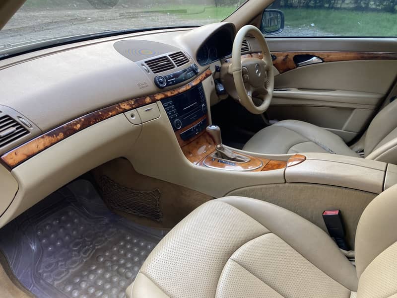 Mercedes E Class 2007 original condition and mileage 8
