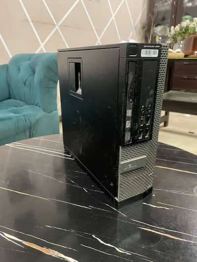 intel i3 with AMD 5-340 2gb graphics card,12 gb ram,with monitor