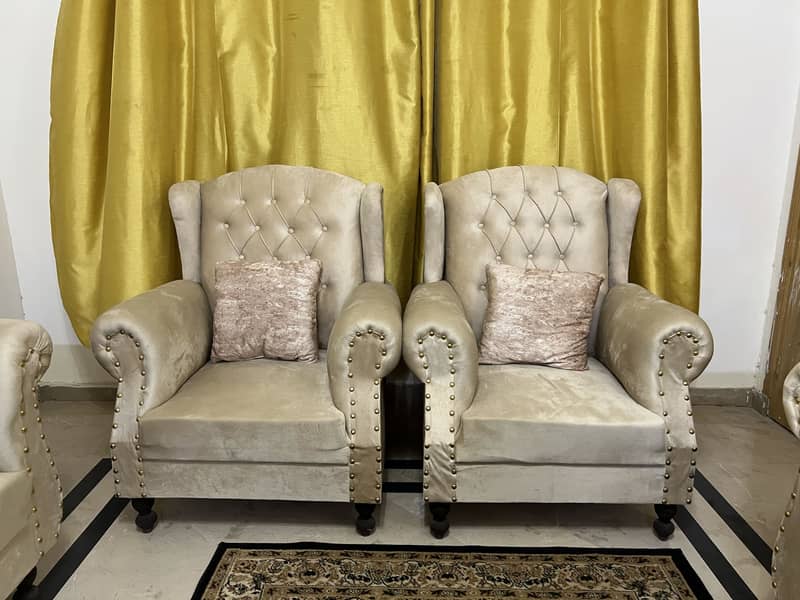 7 seater sofa 0