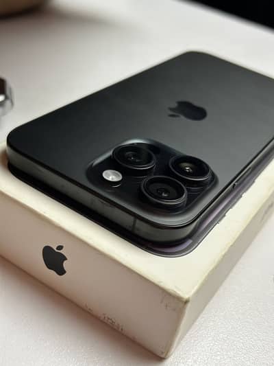 Apple iPhone 16 Pro Max