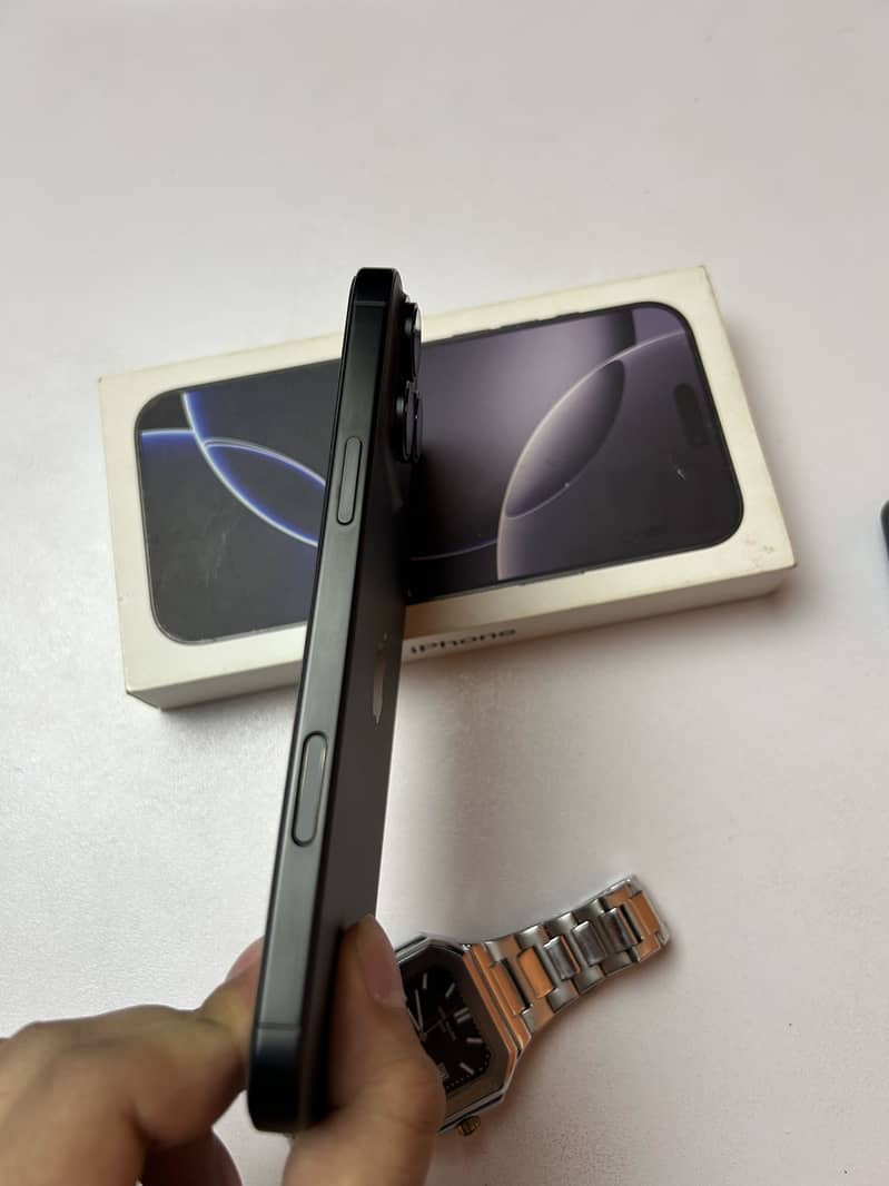 Apple iPhone 16 Pro Max 3