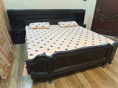 Tali wood bed antique