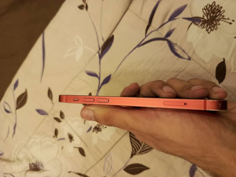 Apple iPhone 12 3