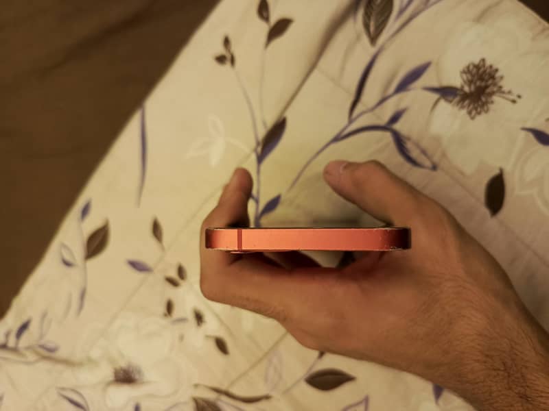 Apple iPhone 12 4