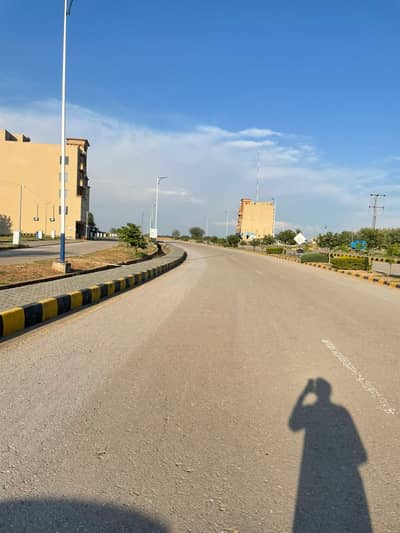 Ready 4 Marla Commercial on main Avenue for sale in dha 7 Islamabad