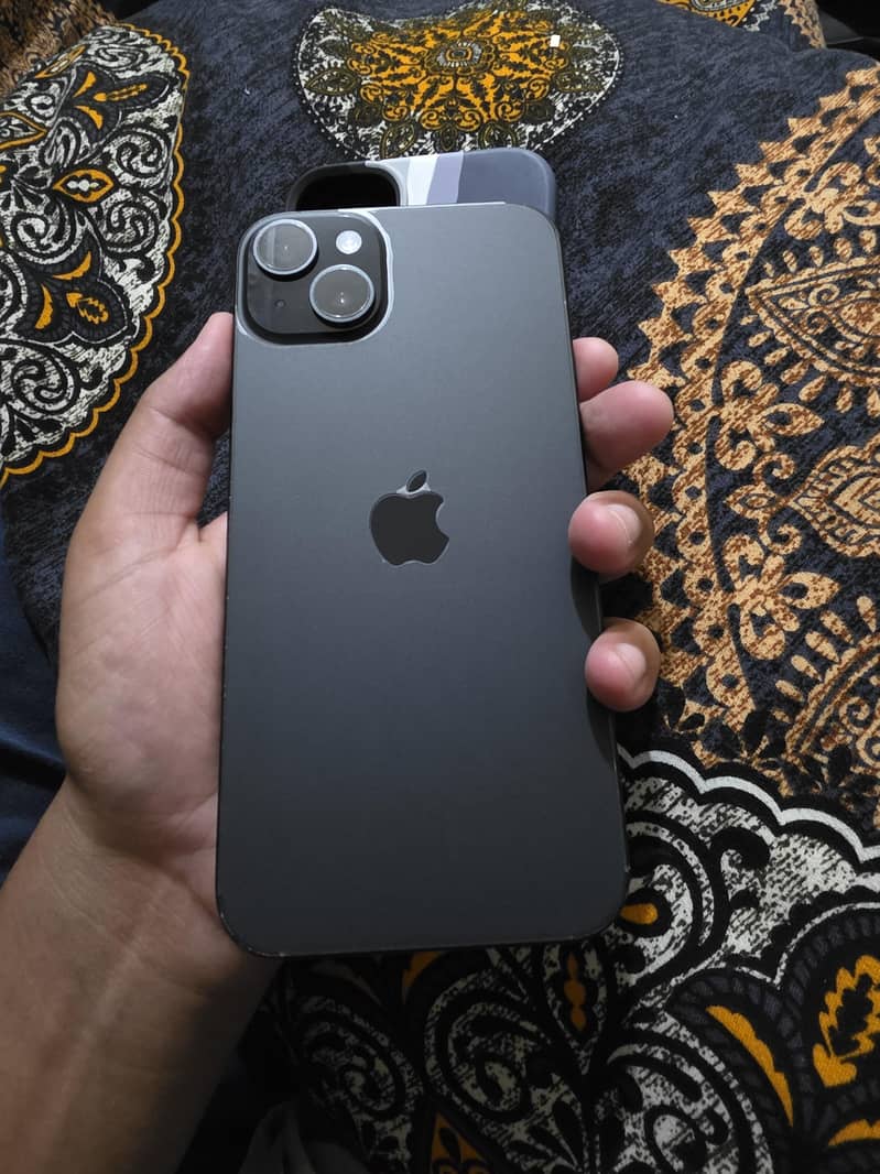Apple iPhone 15 plus 2