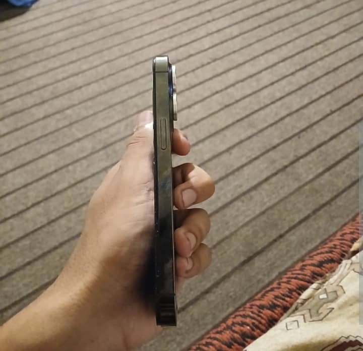 Apple iPhone 13 Pro 1