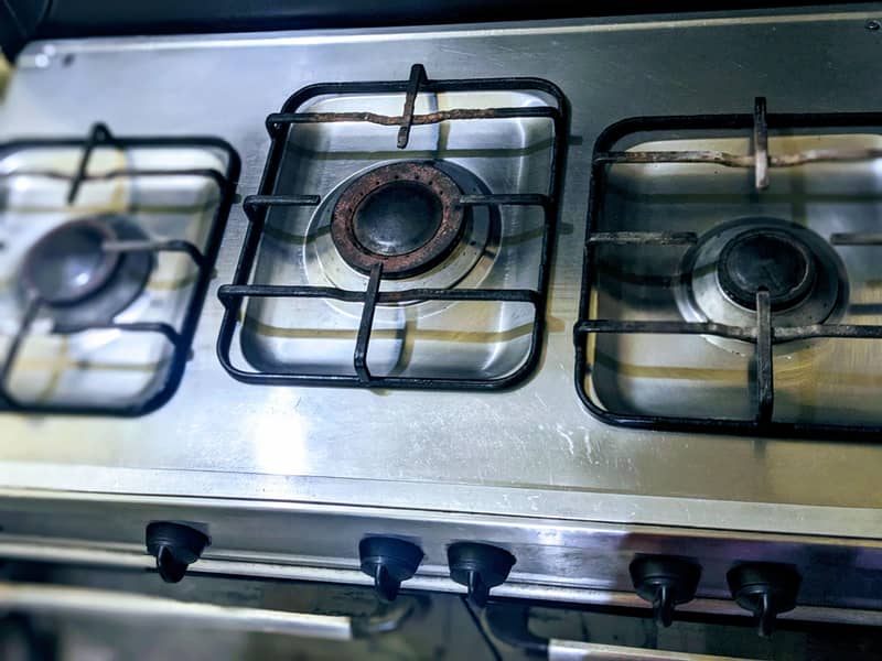 cooking range excellent condition 4