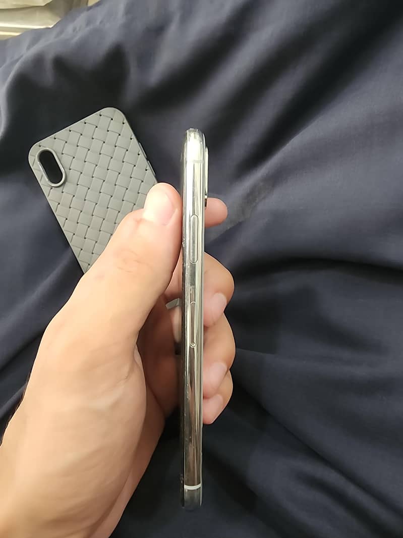 Apple iPhone X 3