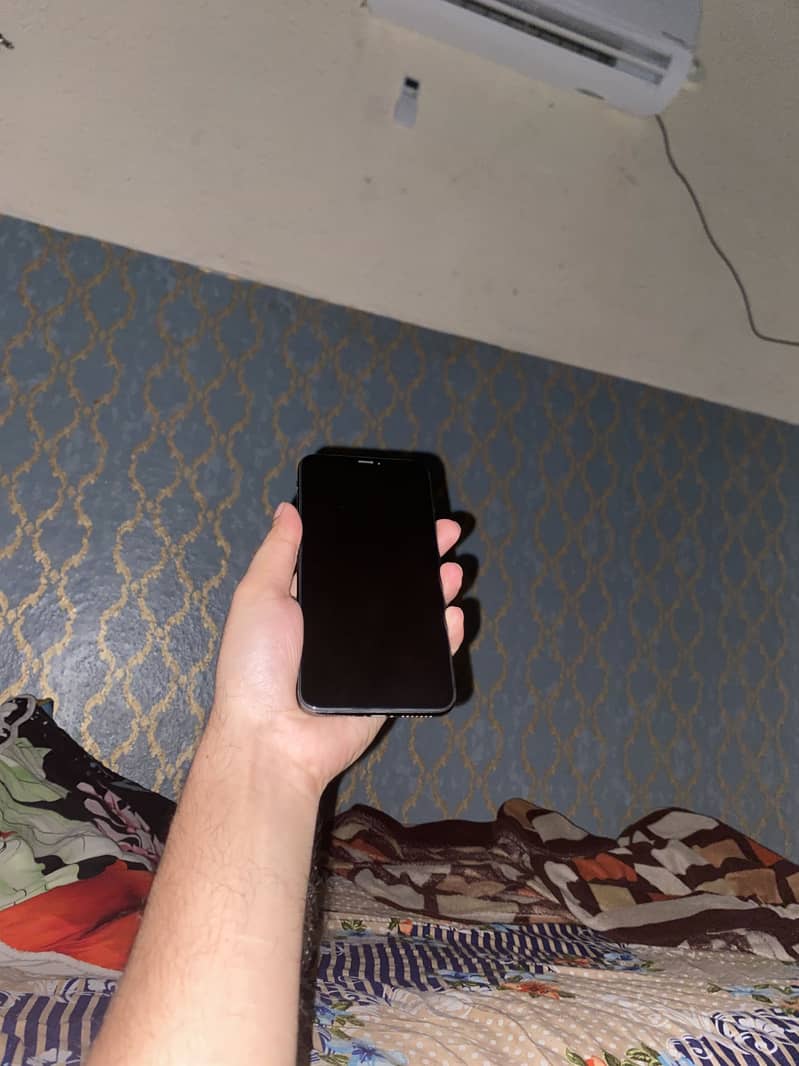 iPhone XS Max 0