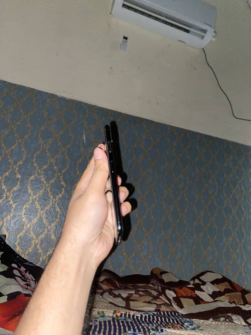 iPhone XS Max 5