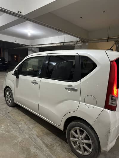 Daihatsu Move 2015
