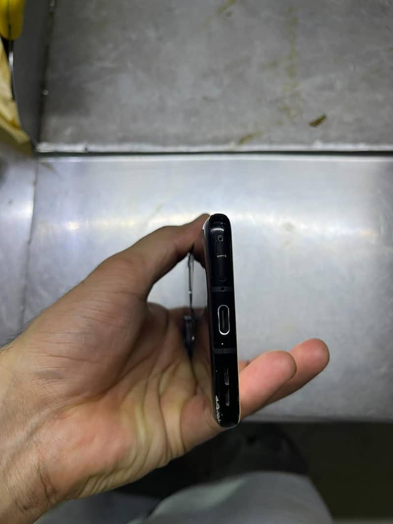 One Plus 9 Pro 5g 3
