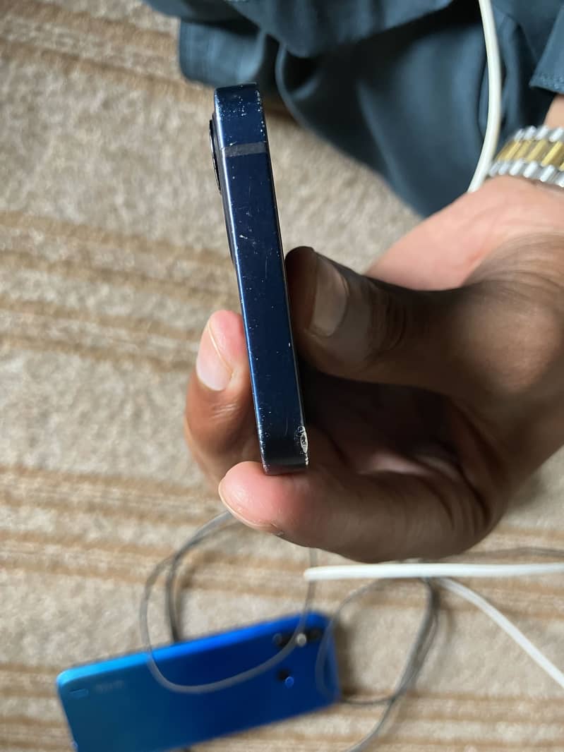 Apple iPhone 12 mini 3