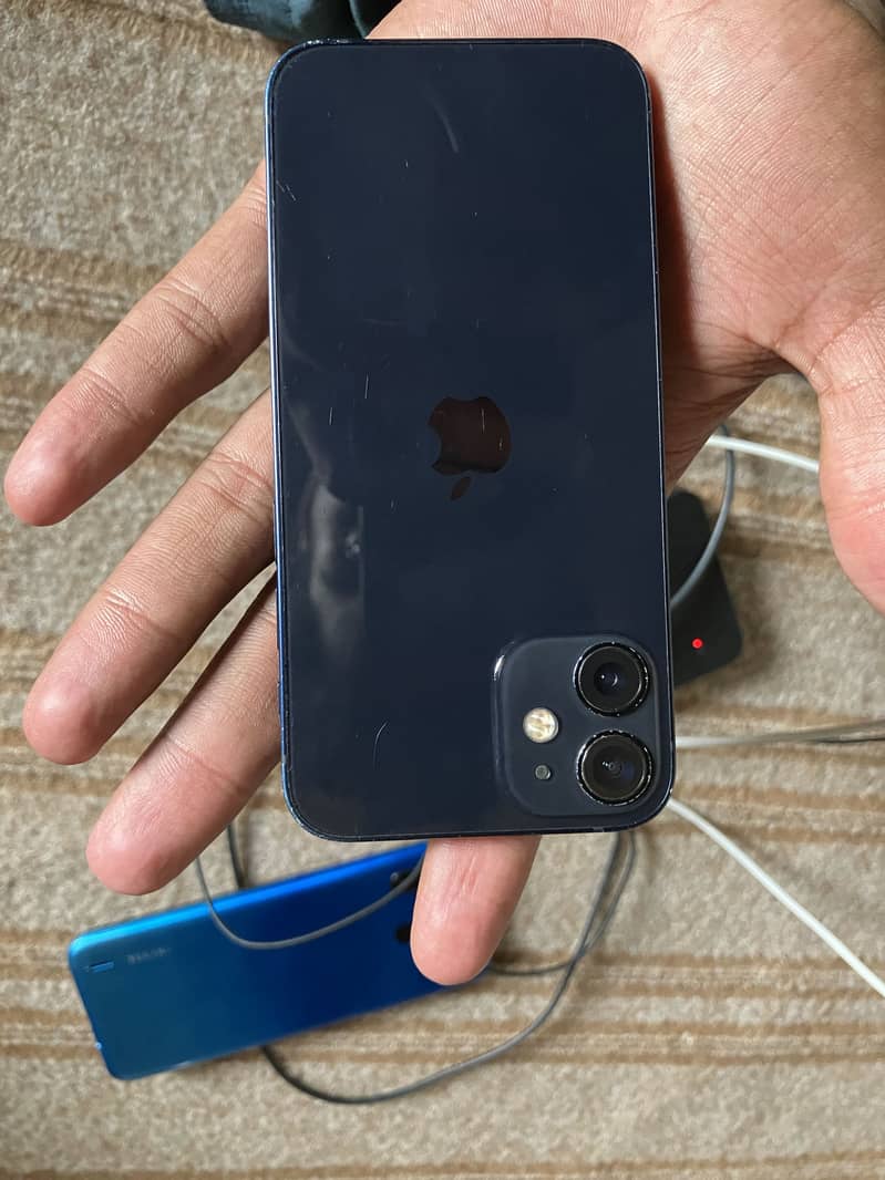 Apple iPhone 12 mini 4