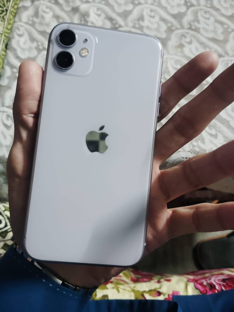 Apple iPhone 11 0