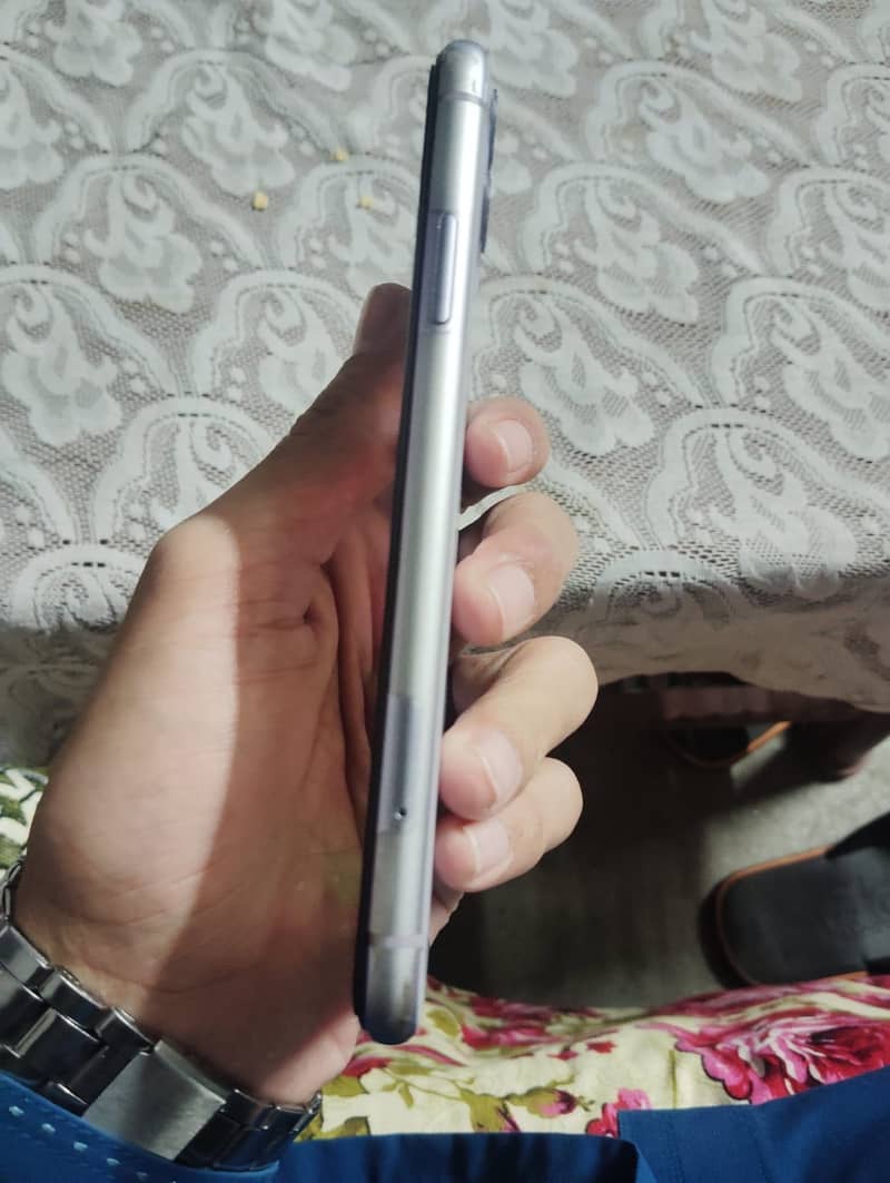 Apple iPhone 11 1